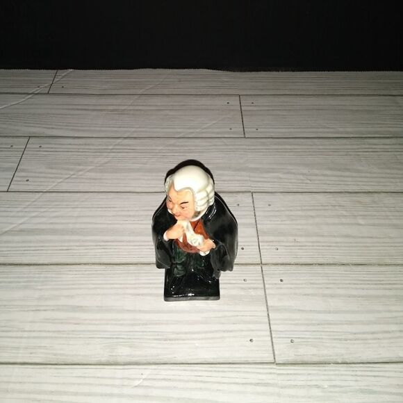 Royal Doulton Vtg Miniature Buzfuz 4" Porcelain Figurine England Charles Dickens - Picture 1 of 9